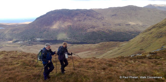 Mweelin mountain hike with Kylemore Abbey in the Background