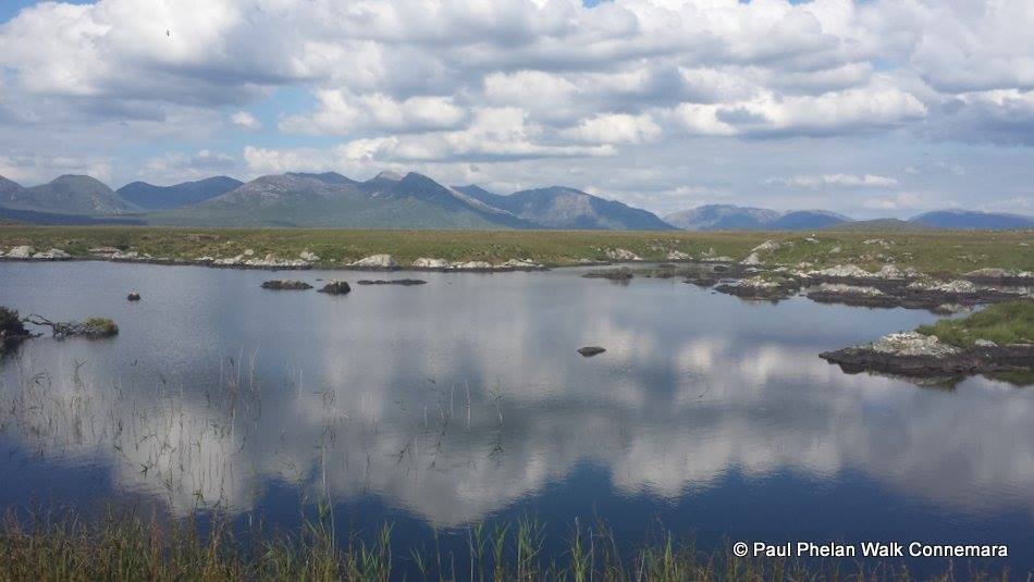 Walk Connemara Roundstone bog wilderness